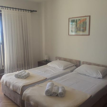 Studio Apartmani Topic 오미스 외부 사진