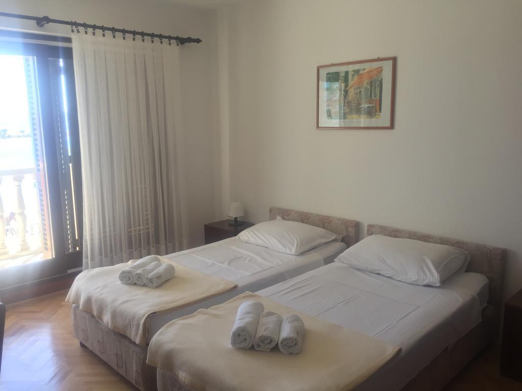 Studio Apartmani Topic 오미스 외부 사진